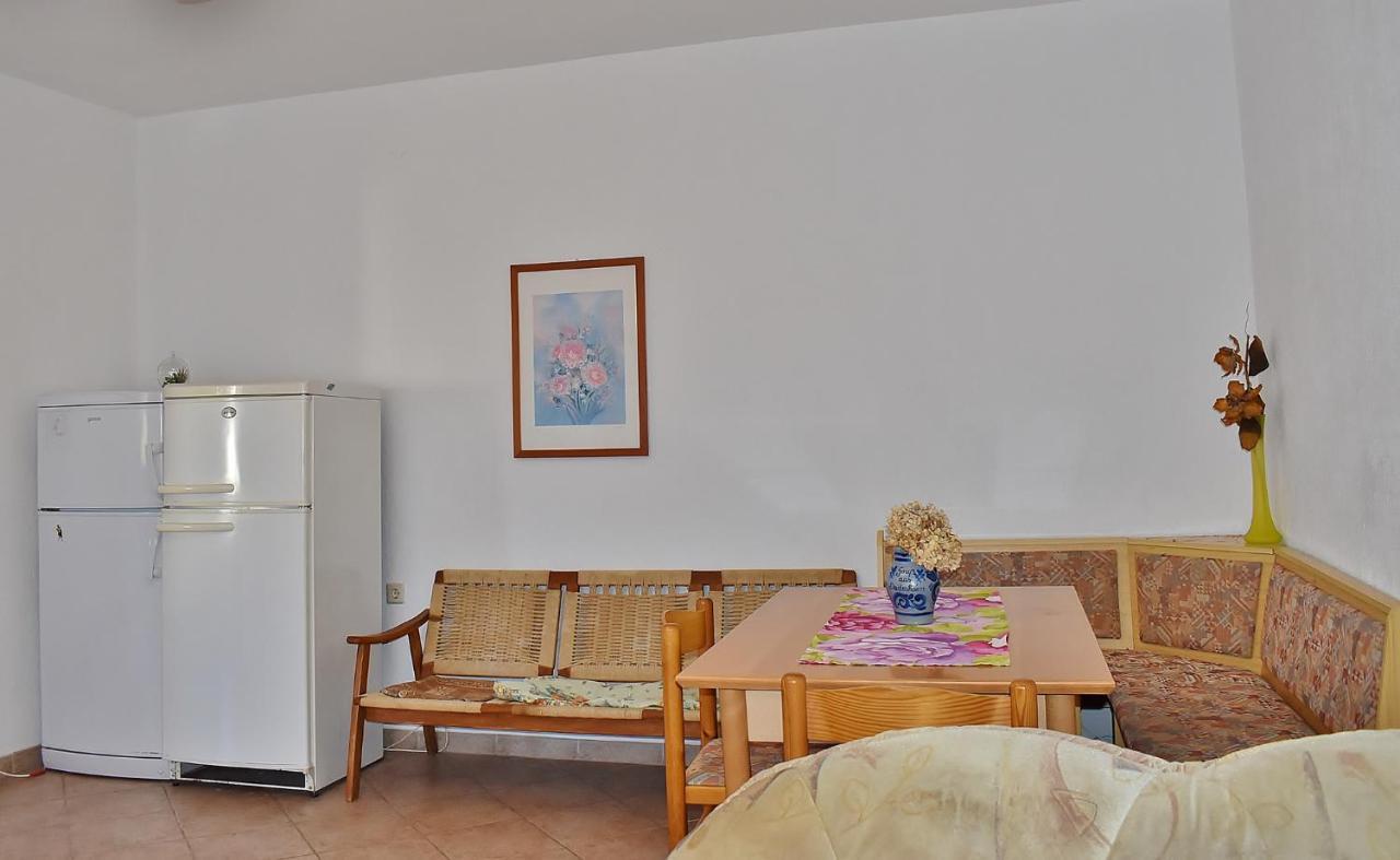 Apartment In Lopar/Insel Rab 17739 Extérieur photo