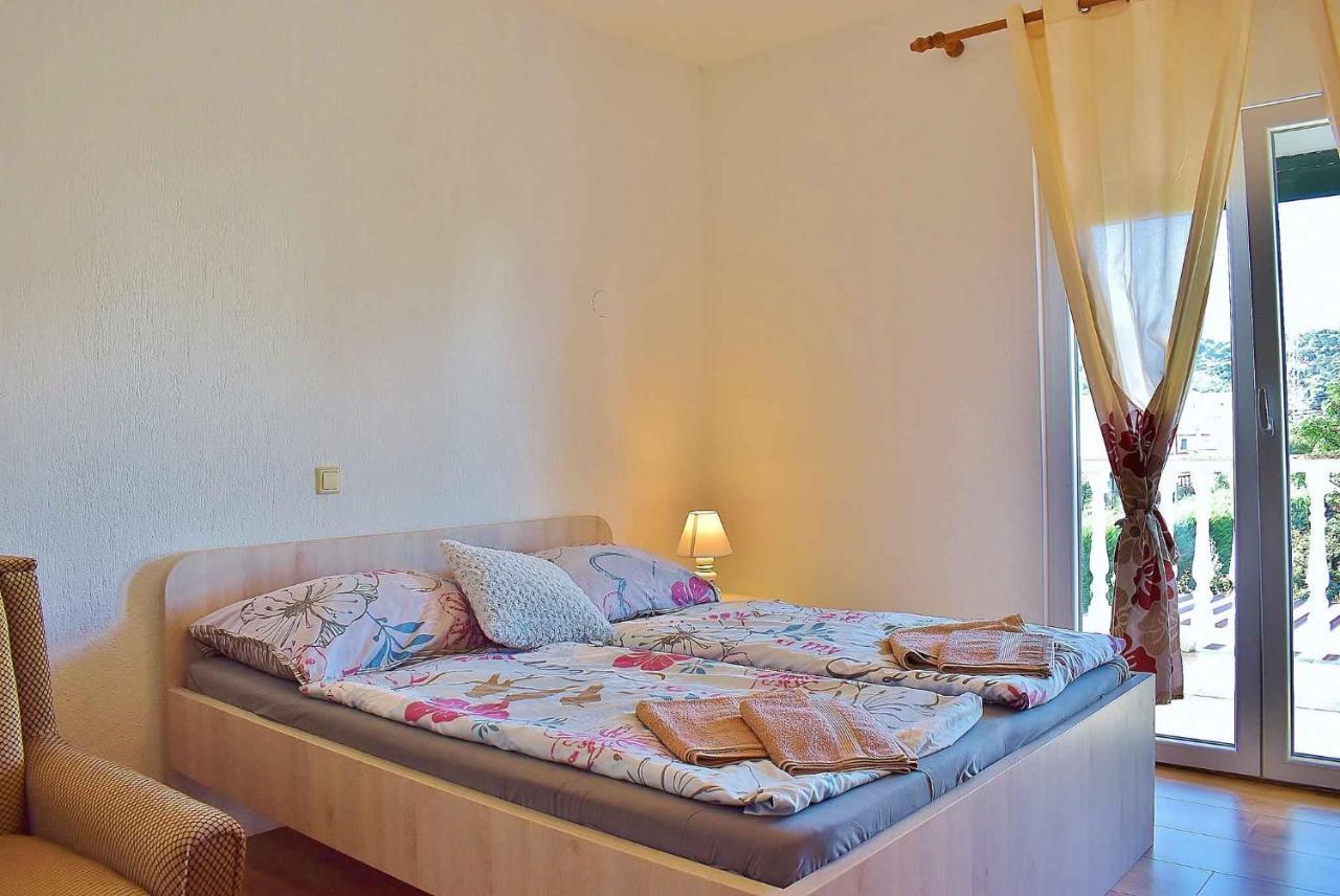 Apartment In Lopar/Insel Rab 17739 Extérieur photo