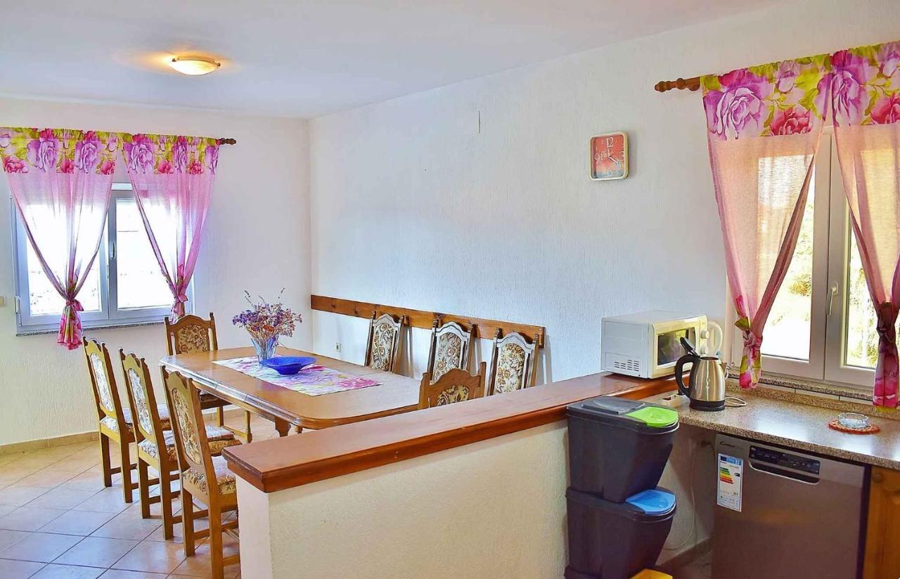 Apartment In Lopar/Insel Rab 17739 Extérieur photo