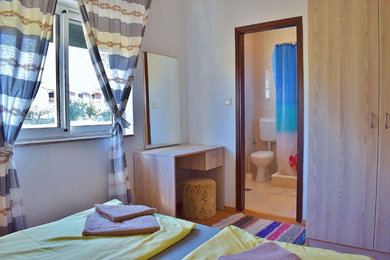 Apartment In Lopar/Insel Rab 17739 Extérieur photo